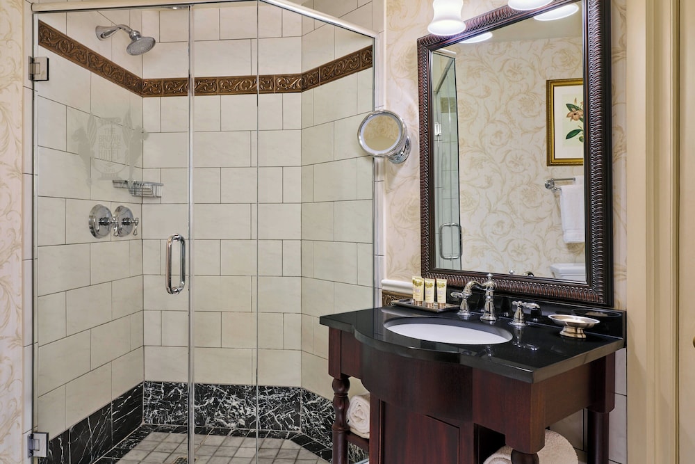 Signature Room, 2 Queen Beds, City View thumbnail 5