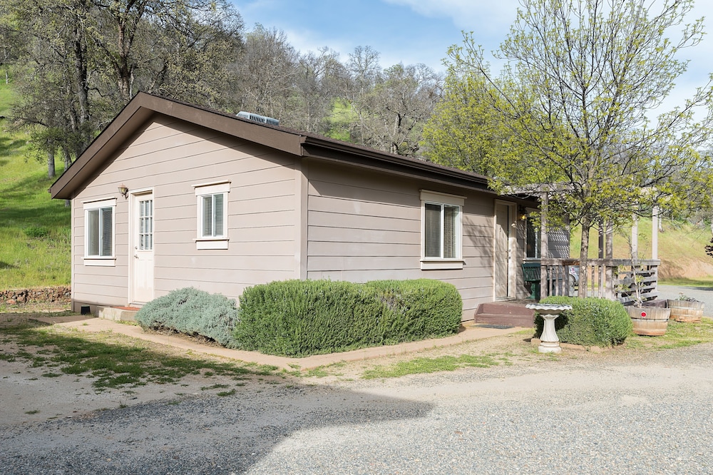 Ranch House photo 3