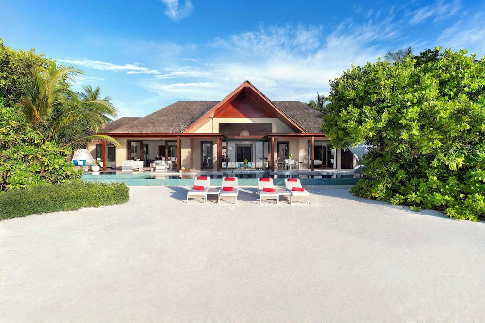 Two-Bedroom Beach Pool Pavilion - Photo 2