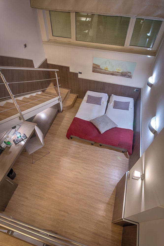 Family Suite Split Level thumbnail 5