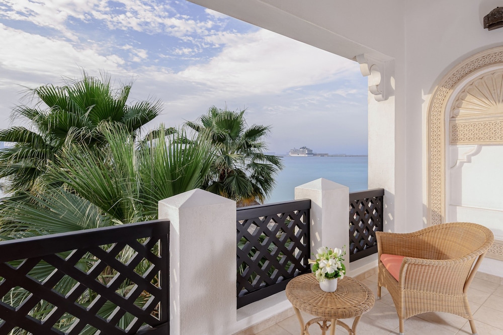 Deluxe Suite, 1 Bedroom, Non Smoking, Sea View - Photo 7