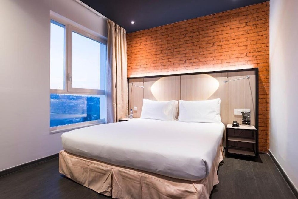 Suite photo 1