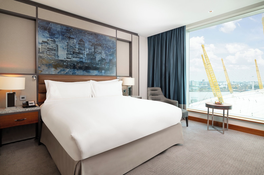 Premium Room, 1 King Bed photo 1