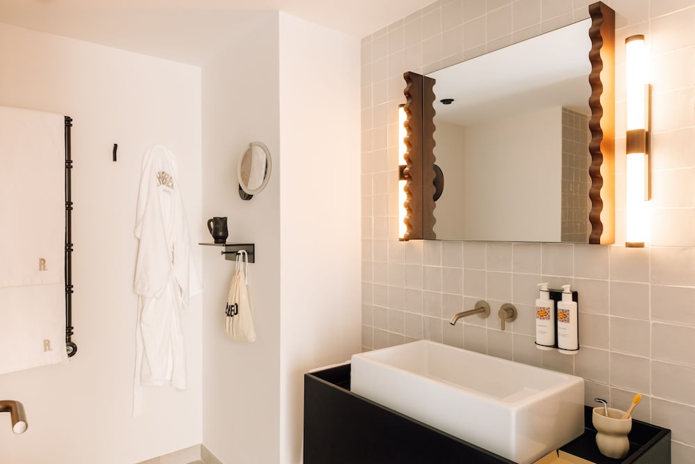 Duplex, 3 Bedrooms - Photo 4