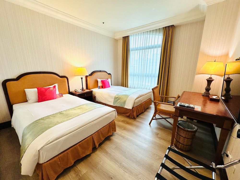 Superior Twin Room, 1 Bedroom, Canal View photo 1