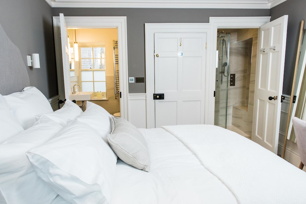 Double Room, Ensuite, Sea View (Side sea view) photo 2
