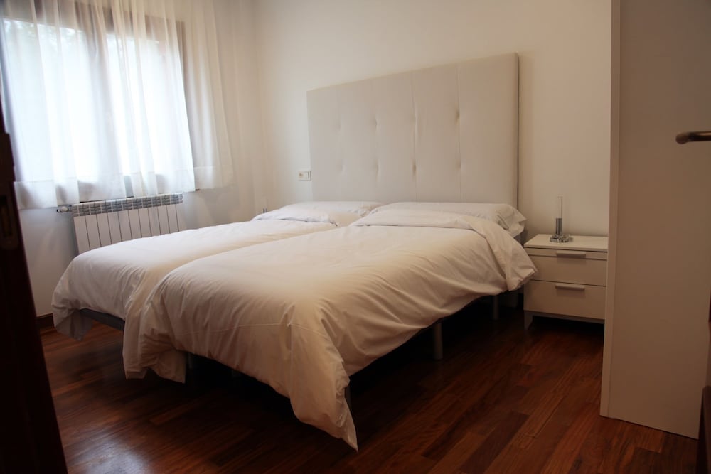 Superior Twin Room, Jetted Tub photo 2