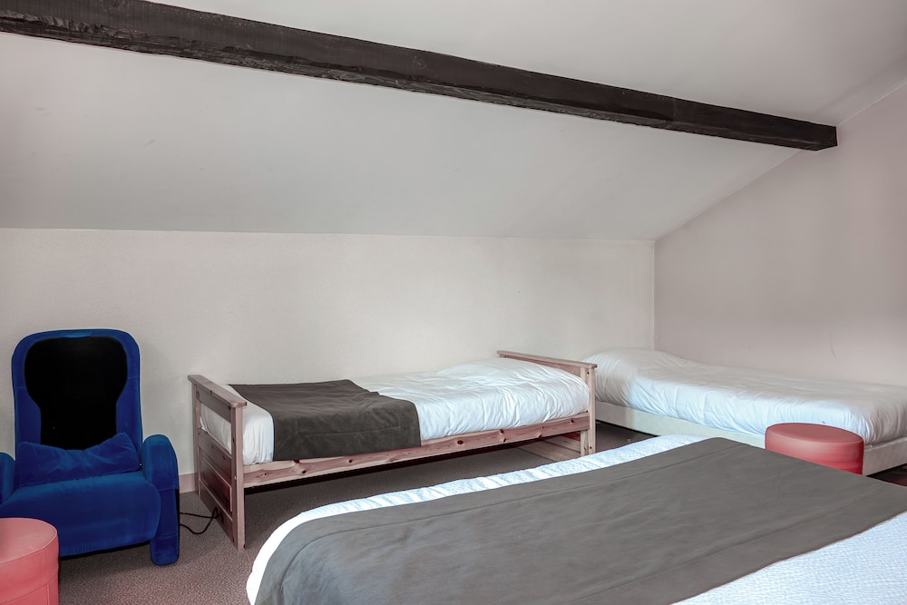 Standard Quadruple Room, 1 Bedroom, Private Bathroom photo 2