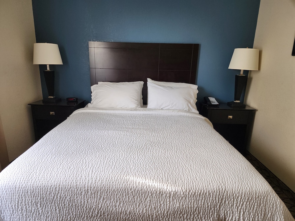 Suite, 1 Queen Bed (Additional Living Area) - Photo 1