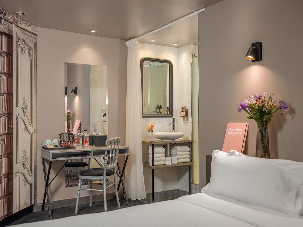 Deluxe Double Room, Terrace thumbnail 5