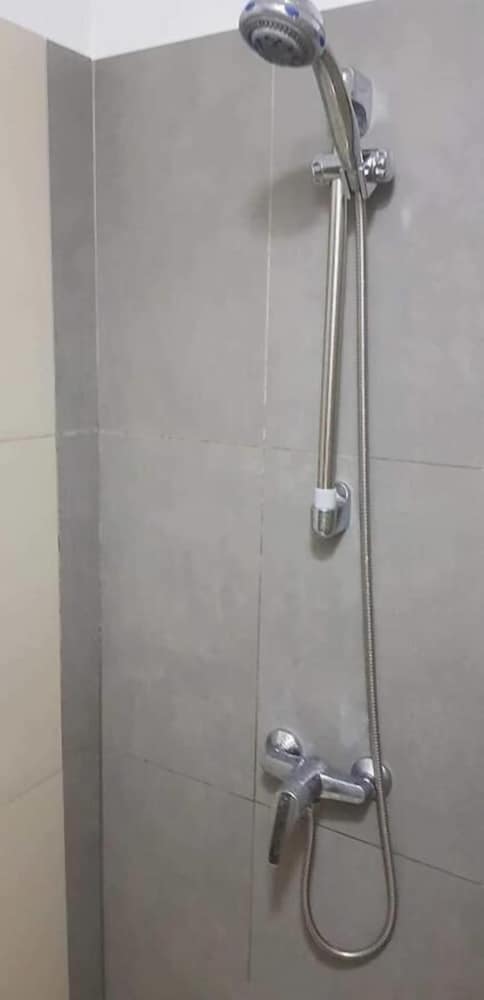 Family Room, Shared Bathroom photo 3