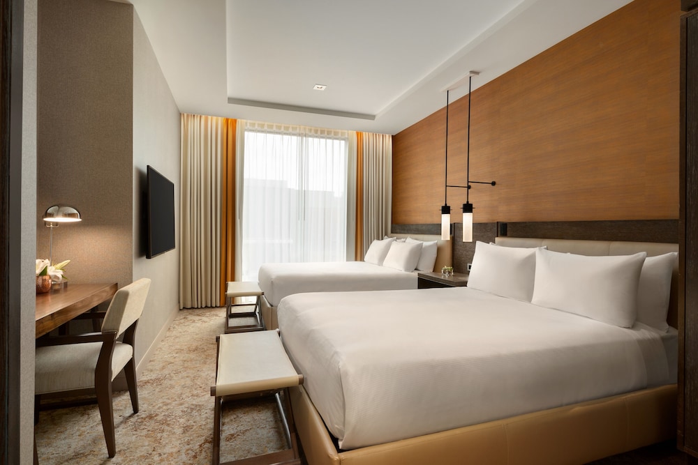 Suite, 2 Queen Beds, Accessible, Bathtub (Mobility & Hearing) photo 2