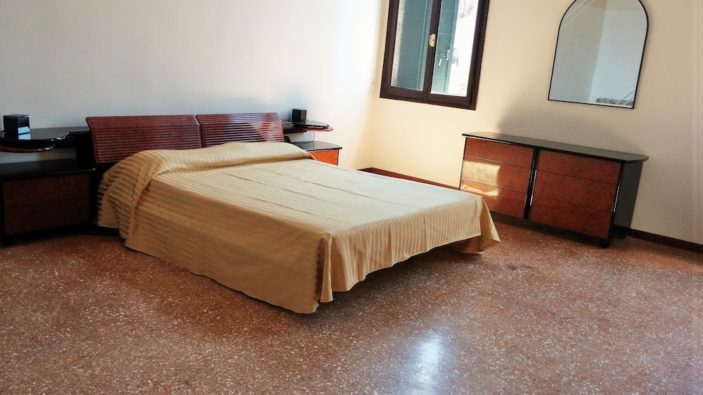 Apartment, 1 Bedroom, Canal View (Cannaregio - Fondamenta Misericordia) photo 3