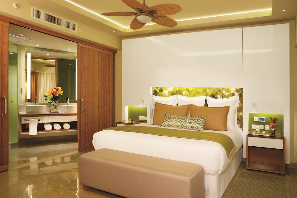 Preferred Club Master Suite Ocean Front (Adults Only 18+)