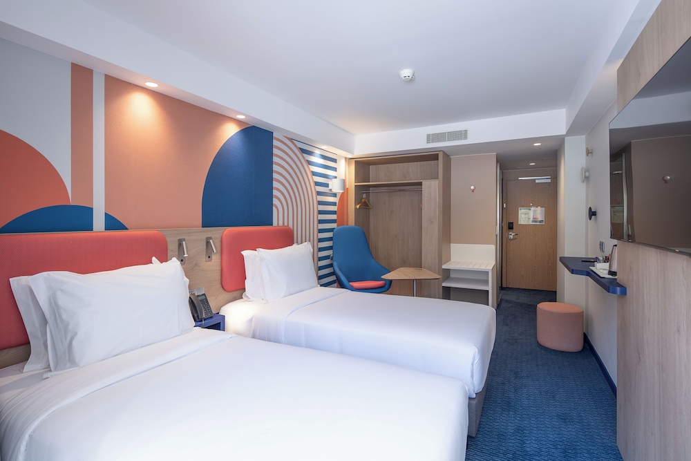 Standard Room, 2 Twin Beds - Photo 1
