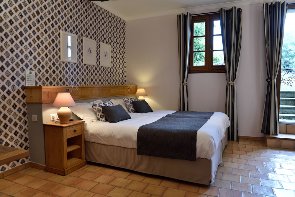 Comfort Room - Photo 2