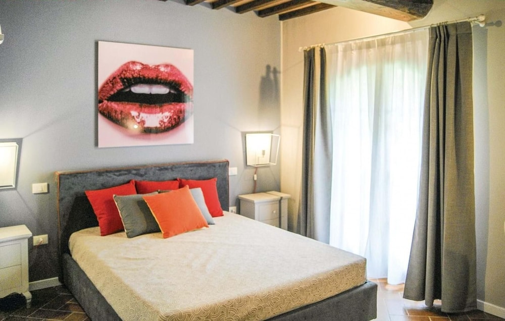 Villa (6 Bedrooms)