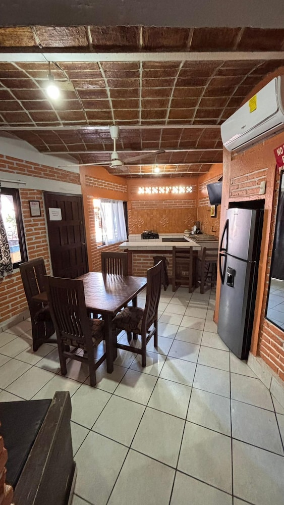 Family Room - Photo 9