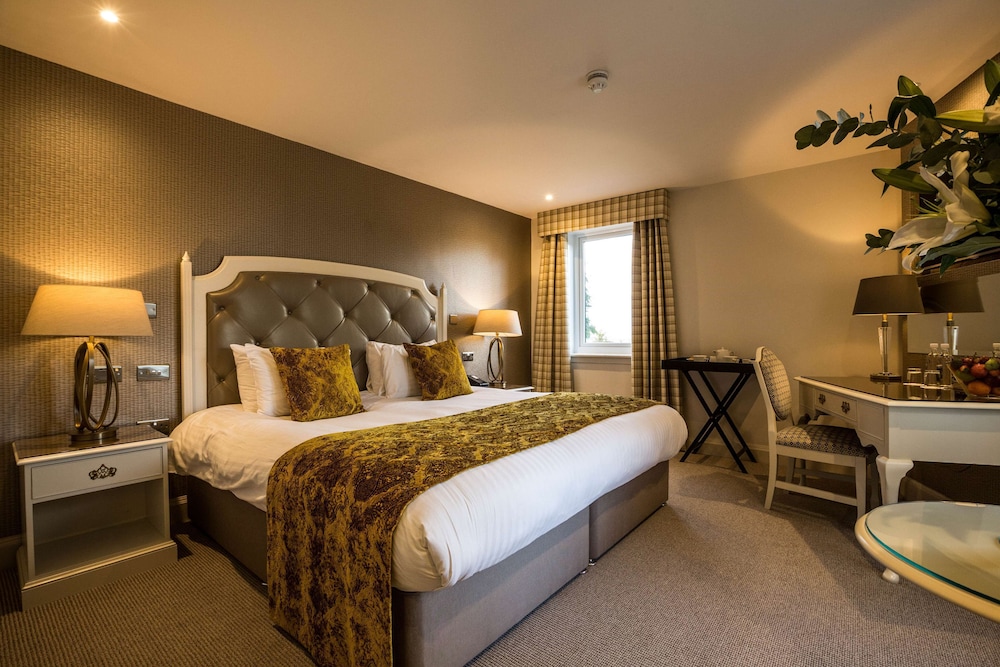 Deluxe Room, 1 King Bed with Sofa bed, Non Smoking (with Sofabed) - Photo 1