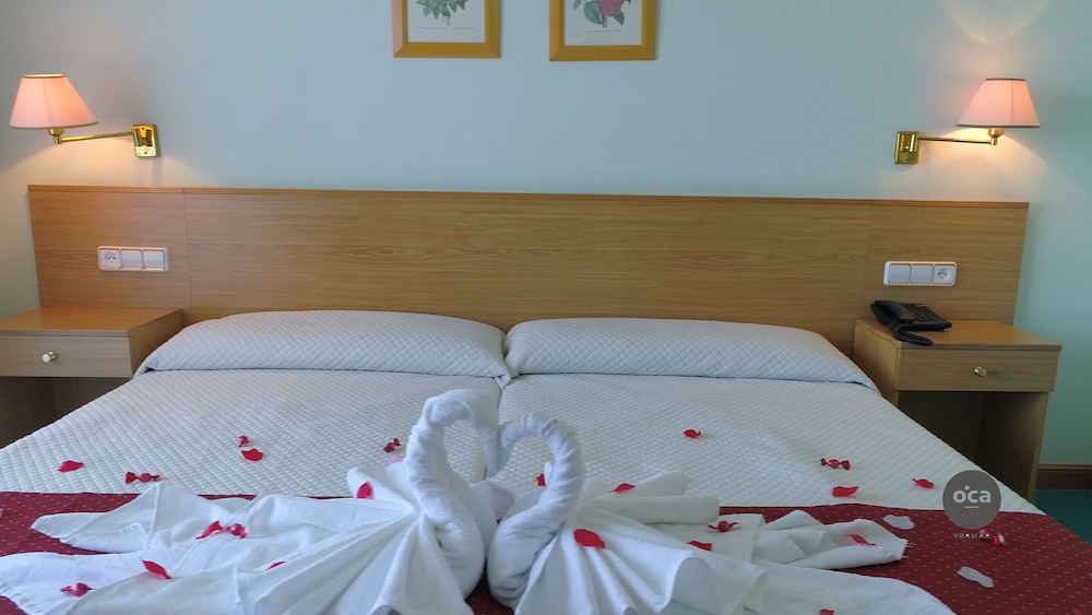 Standard Room, 2 Twin Beds, Sea View - Photo 10