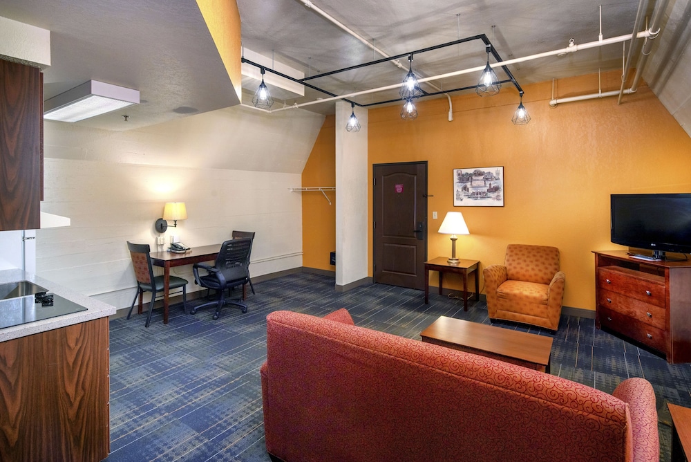 Suite, Multiple Beds photo 3