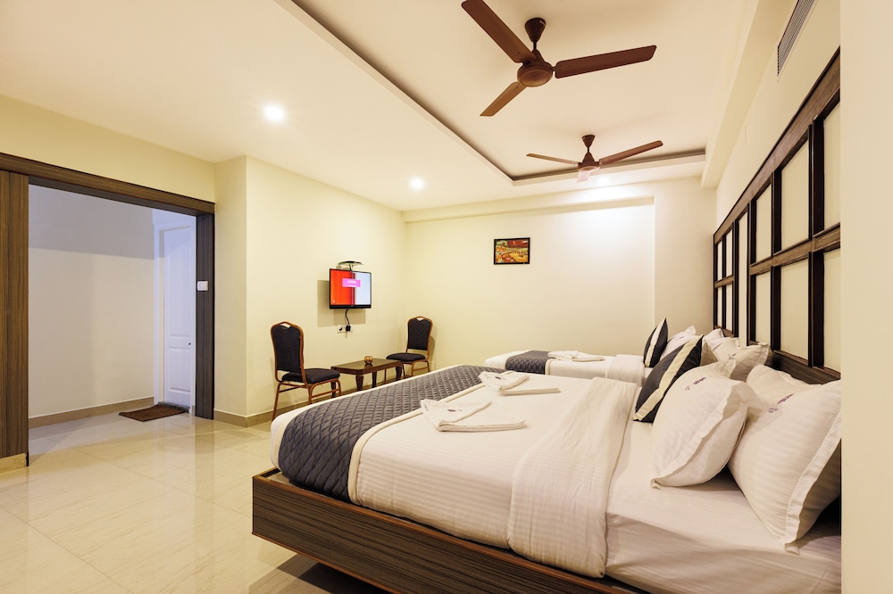 Comfort Triple Room, City View