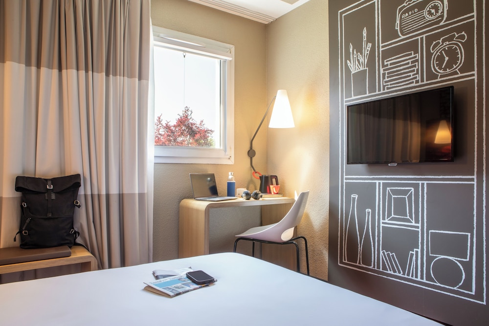 Room, 1 Double Bed, Accessible - Photo 4