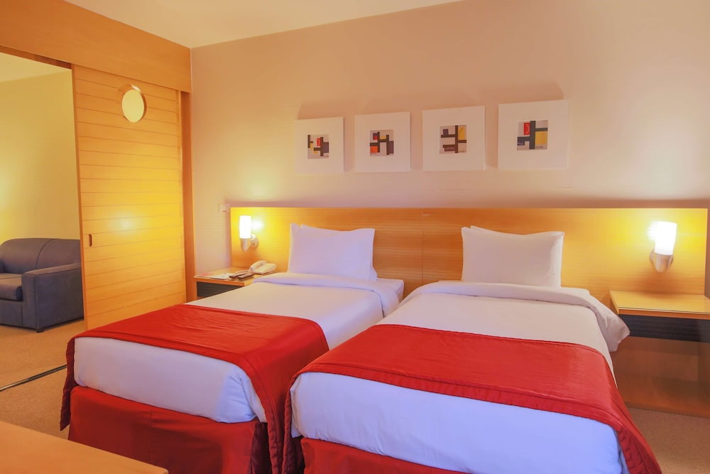 Deluxe Room, 2 Twin Beds - Photo 2