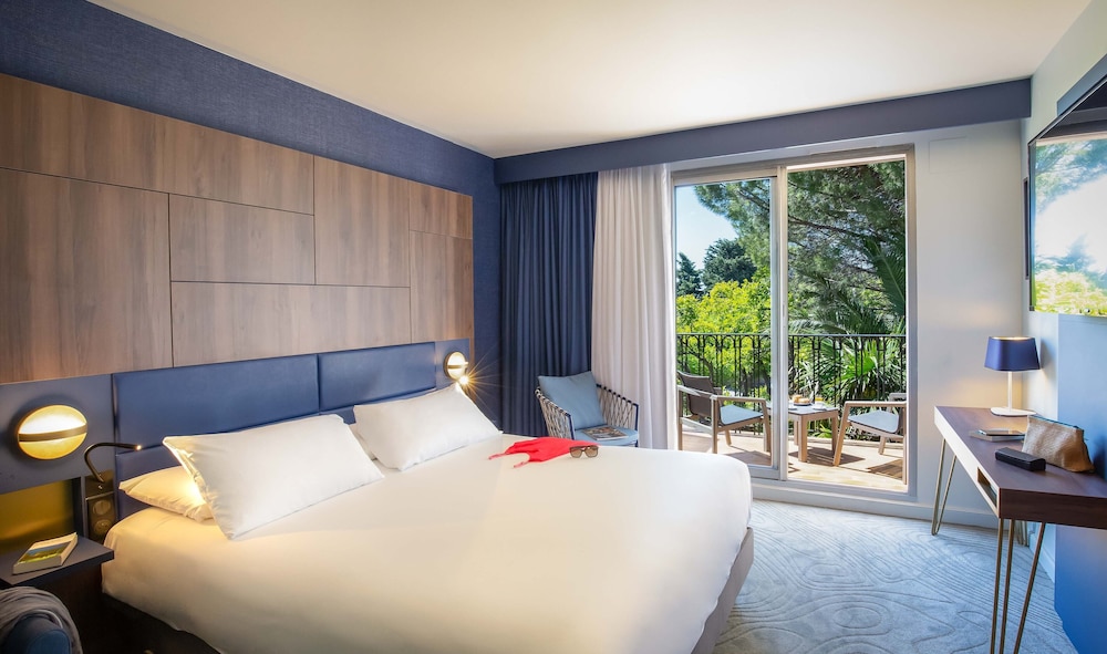 Privilege, Room, 1 Double Bed with Sofa bed, Balcony, Garden View - Photo 5