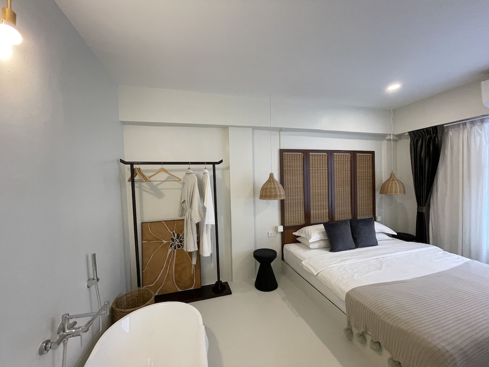 Premium Double Room, Non Smoking, Bathtub photo 2