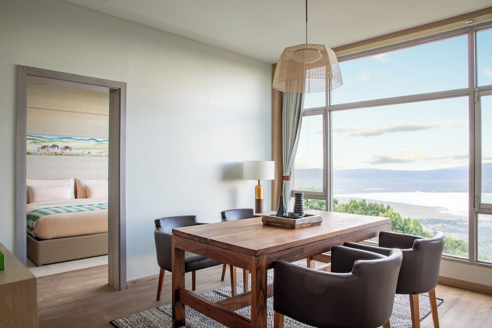 Executive Suite - Photo 1