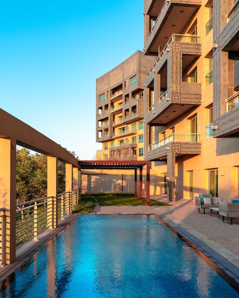 Suite, 5 Bedrooms - Pool View