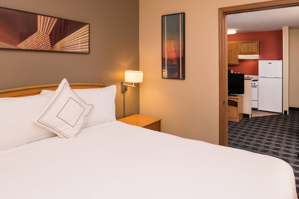 Suite, 1 Bedroom (Mobility/Hearing Access, Transf Shwr) photo 1