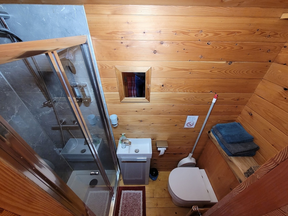 Cabin (Western Wagon) photo 3