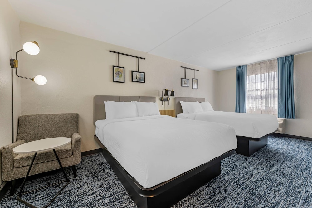 Suite, 2 Queen Beds, Non Smoking (Efficiency)