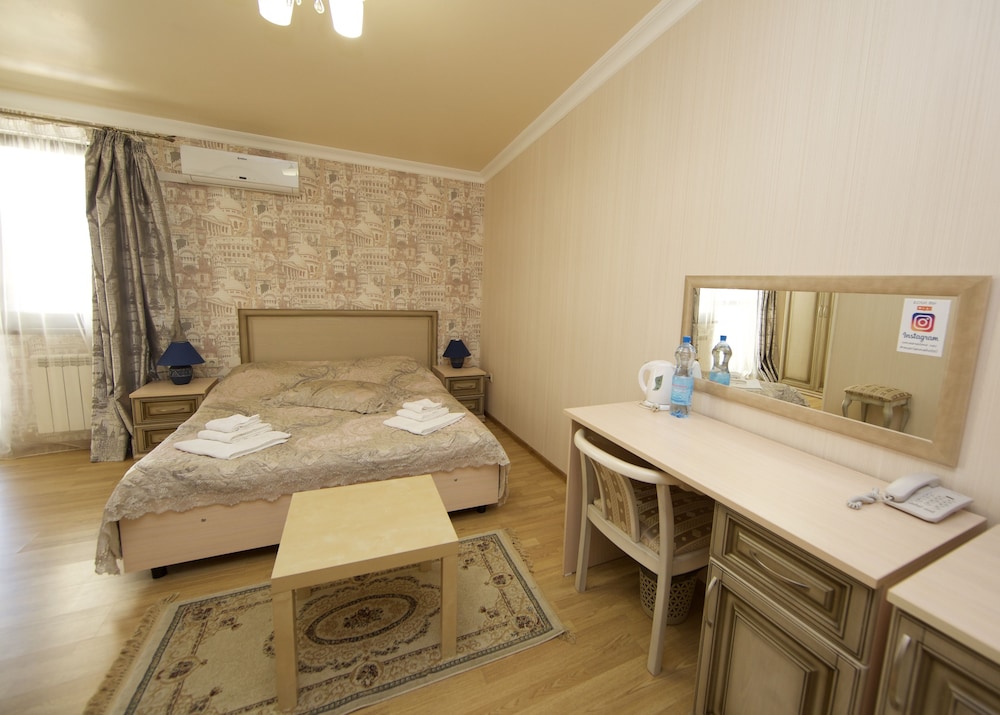 Standard Room, 1 Bedroom, Partial Sea View photo 1
