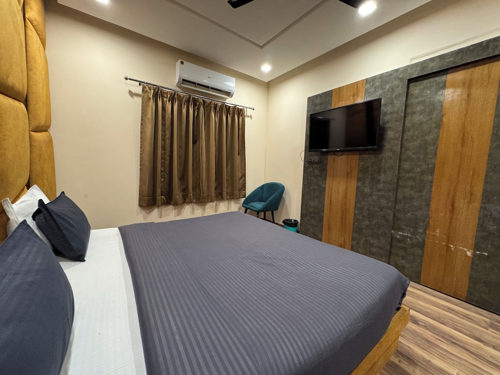 Deluxe Double Room, City View photo 2