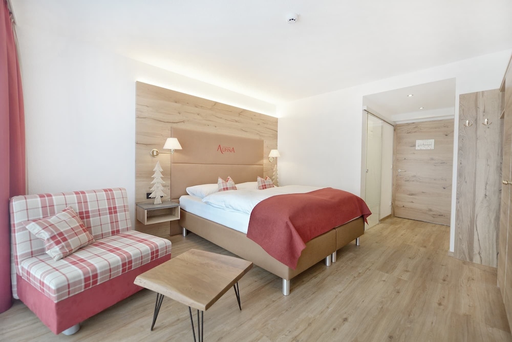 Superior Double Room, Balcony (Malatschkopf) photo 2