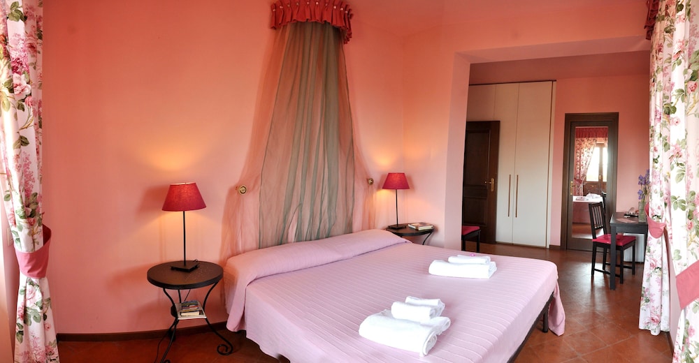 Deluxe Double Room, Bathtub photo 1