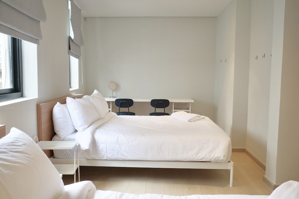 Design Suite, 2 Bedrooms, Balcony photo 2