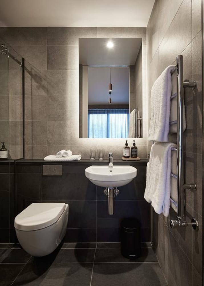 Interconnecting Deluxe Room photo 3
