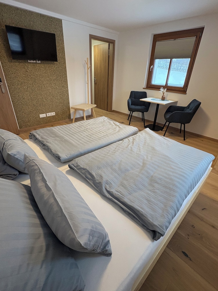 Family Quadruple Room photo 1
