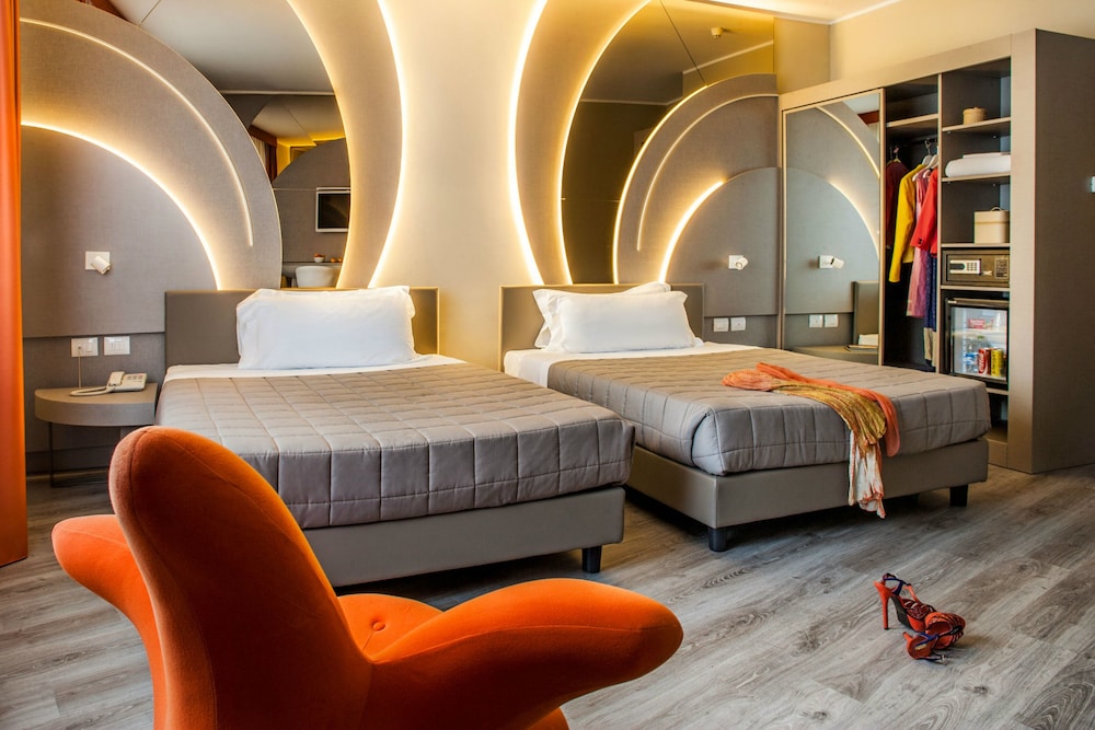 Superior Quadruple Room, 2 Double Beds - Photo 1