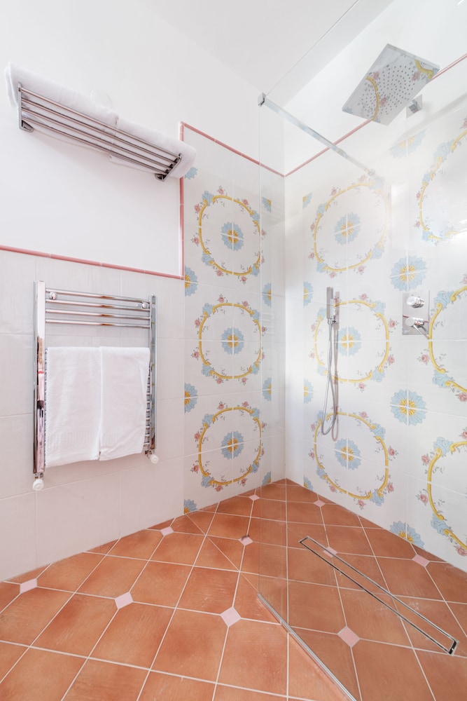 Superior Double or Twin Room, Sea View photo 3