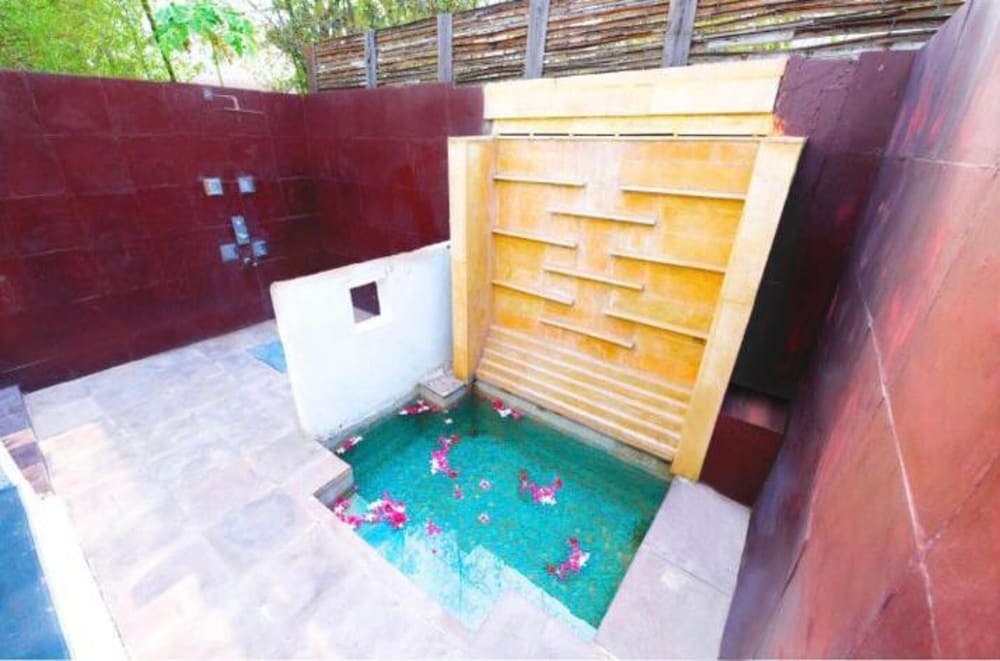 Super Deluxe Cottage With Dip Pool photo 2