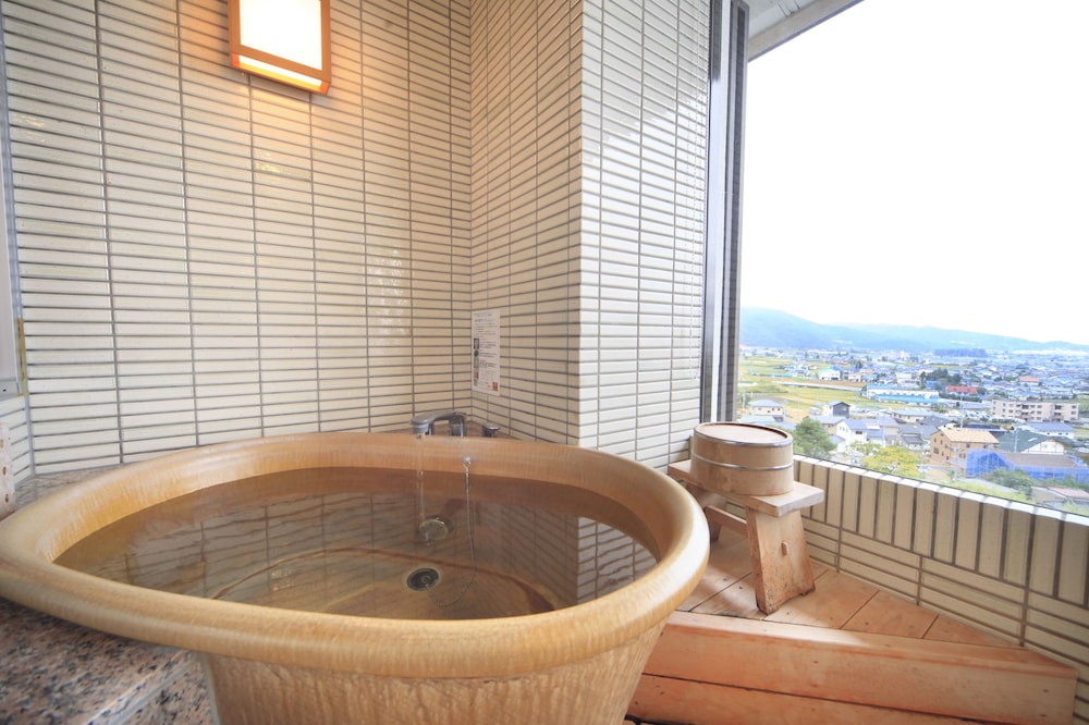 Twin Room with Private Bathroom photo 3