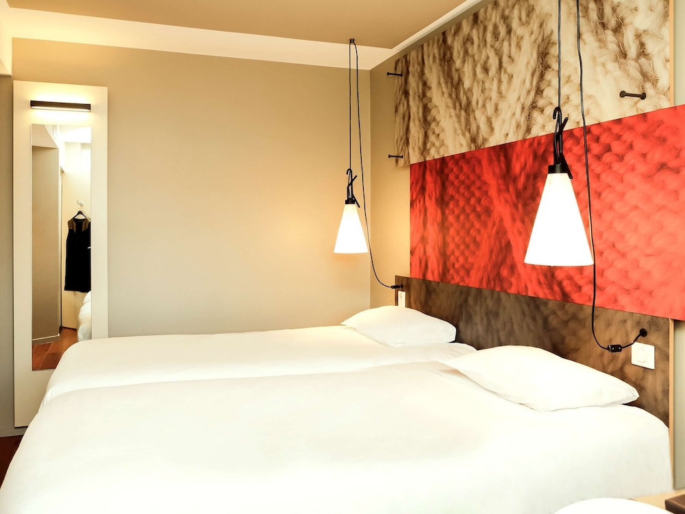 Standard Room, 2 Twin Beds - Photo 6