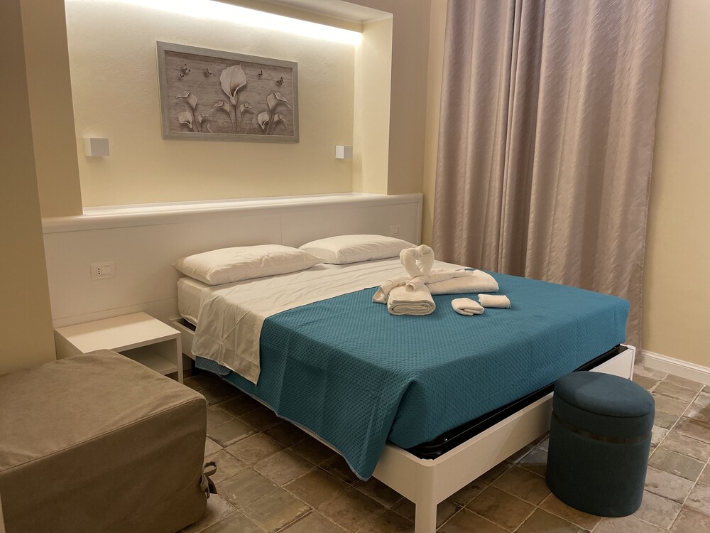 Basic Triple Room
