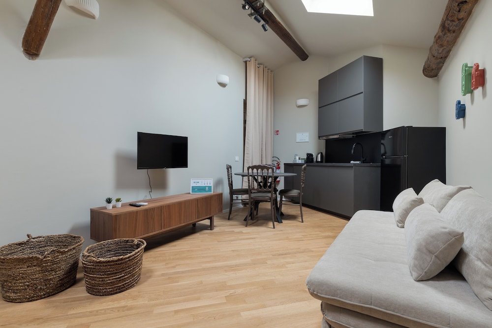 1-Bedroom Apartment, Via Castaldi 32