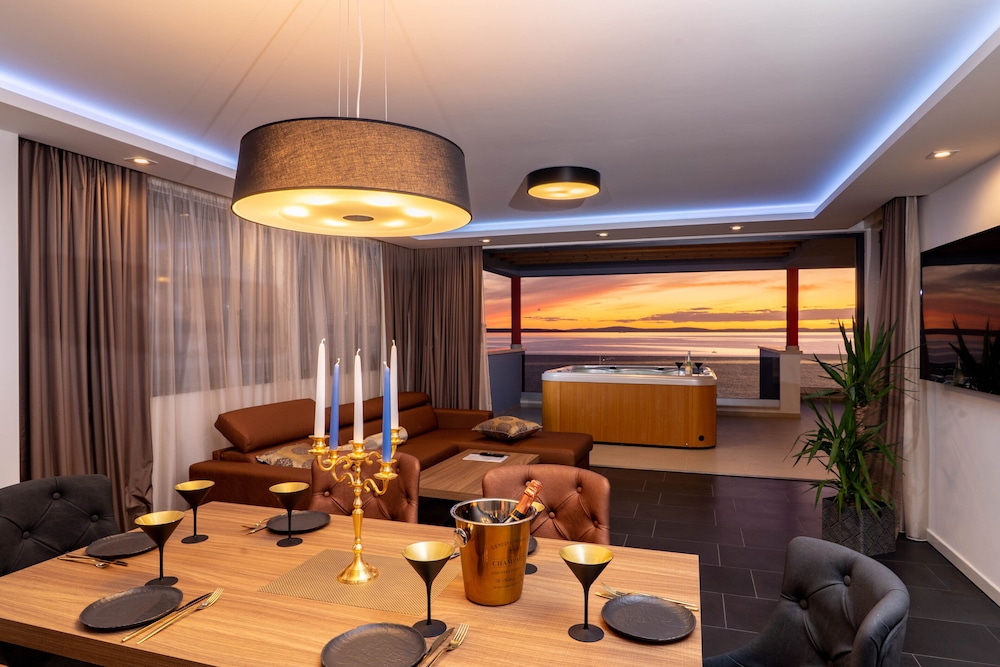 Presidential Penthouse, Sea View, Beachfront